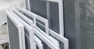 Москитные сетки на пластиковые окна Батайск купить по цене от 927 руб.